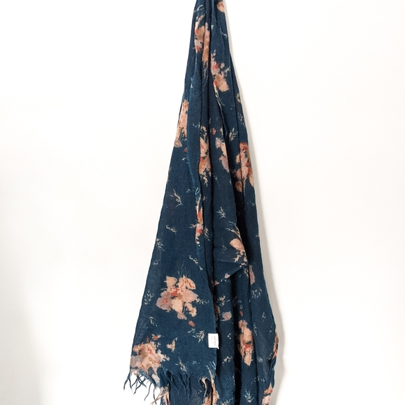 Aritzia Wilfred Classic Wool Scarf - Picture 1 of 2